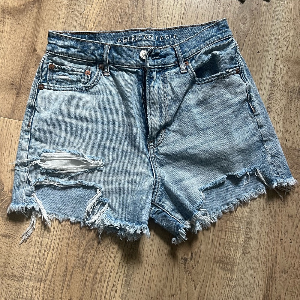 American Eagle Outfitters size 4 Highest Rise Boyfriend Short